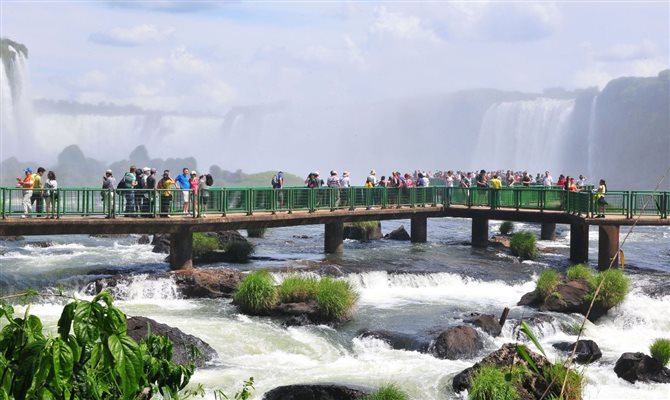Live Commerce: Operadora de Foz do Iguaçu lança live commerce pela internet