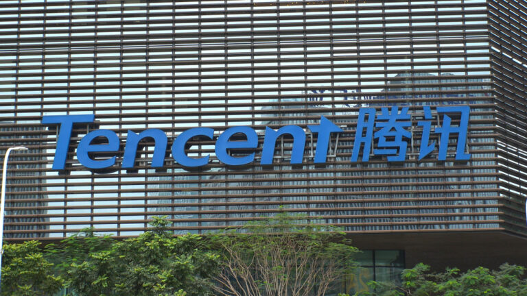 Social Commerce: Tencent moves into social commerce, launches group-buying mini program on WeChat